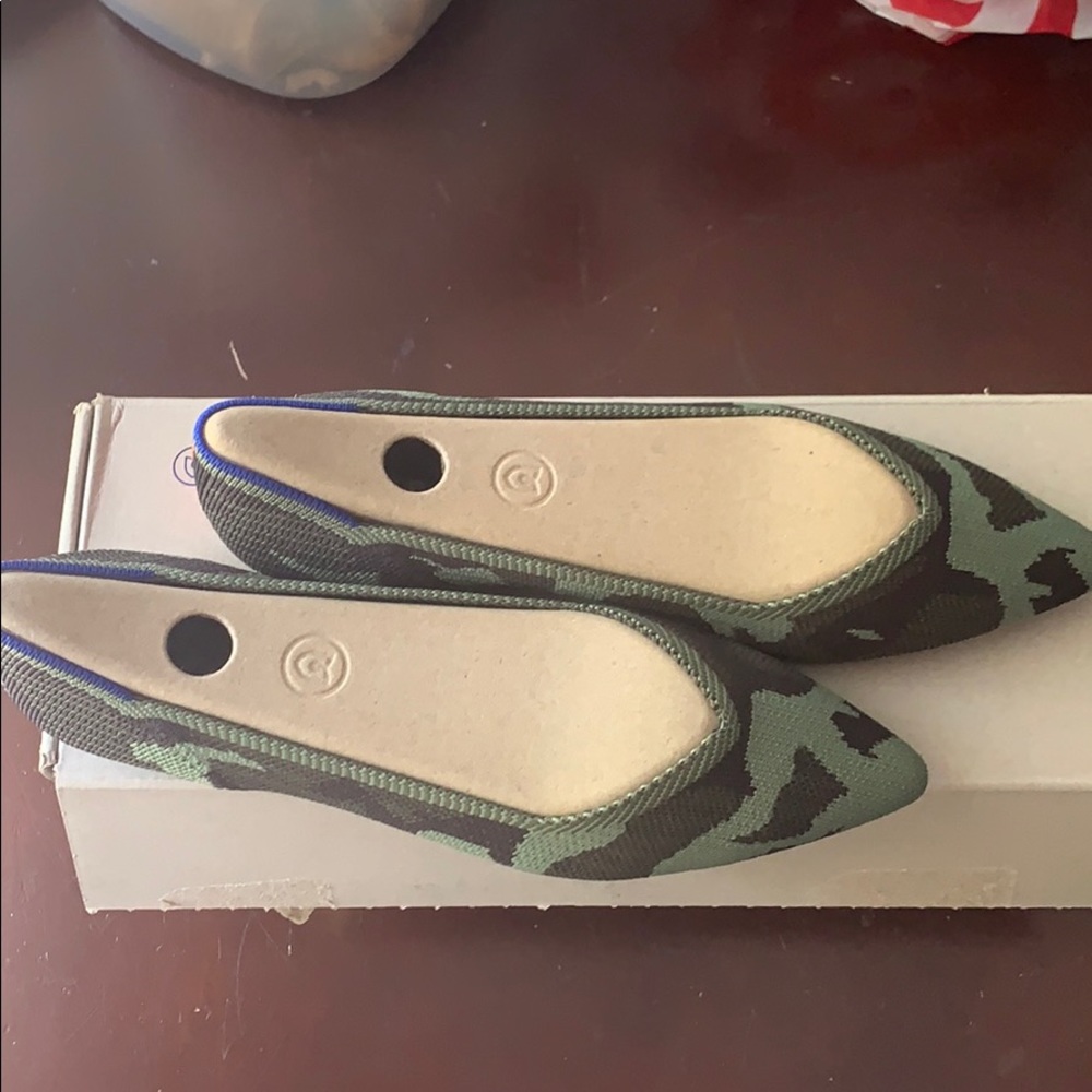 NEW, never worn Rothy’s pointy shoes